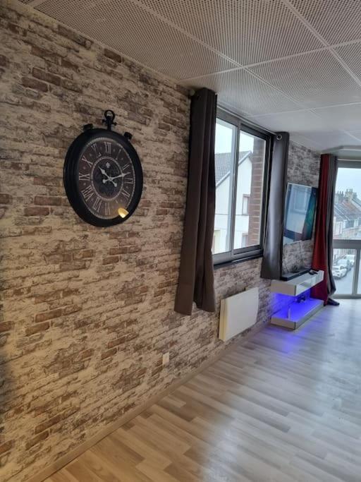 Cosy Loft - Calais Lägenhet Exteriör bild